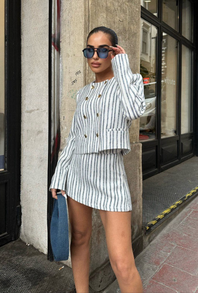 Gestreifter Zweiteiler mit Skort