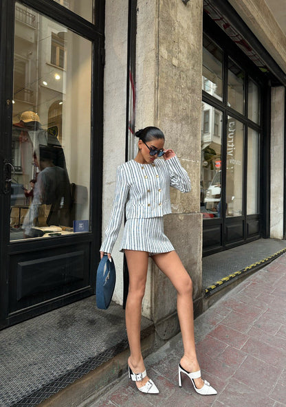 Gestreifter Zweiteiler mit Skort