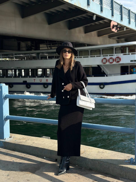 Strick-Set mit Rock und Cardigan