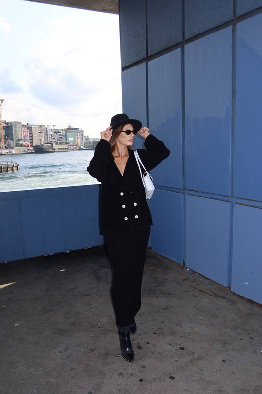 Strick-Set mit Rock und Cardigan