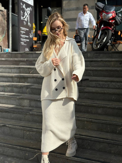 Strick-Set mit Rock und Cardigan